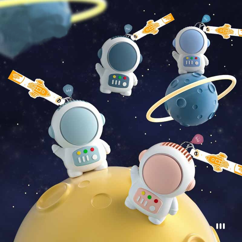 Creative Astronaut Mini Keychain Fan - Image 0