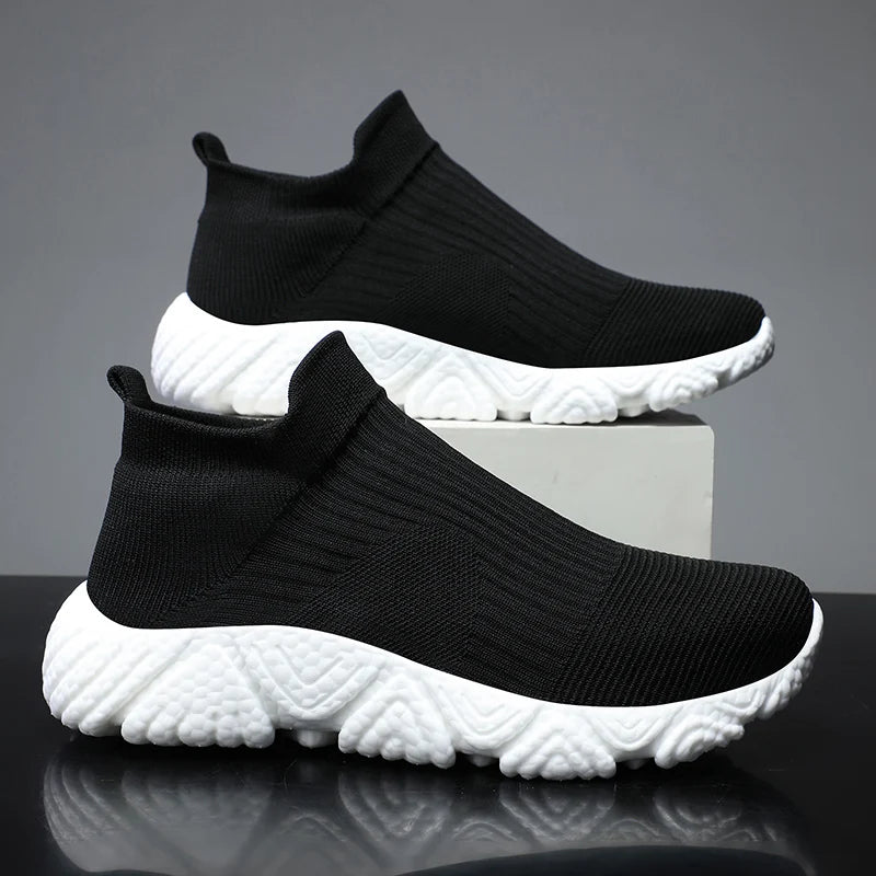 Pustende, slitesterke strikkede herresko