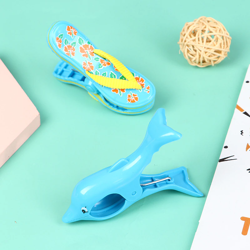 Cartoon Beach Towel Holder Clip Set - Image 4