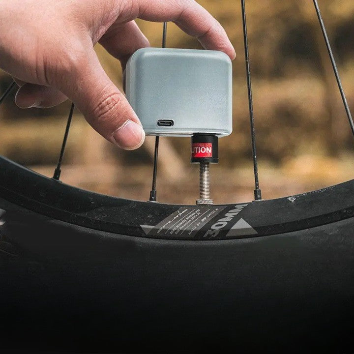 Compact Rechargeable Portable Tire Inflator - Image 0