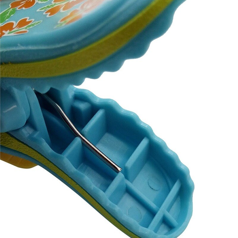 Cartoon Beach Towel Holder Clip Set - Image 5