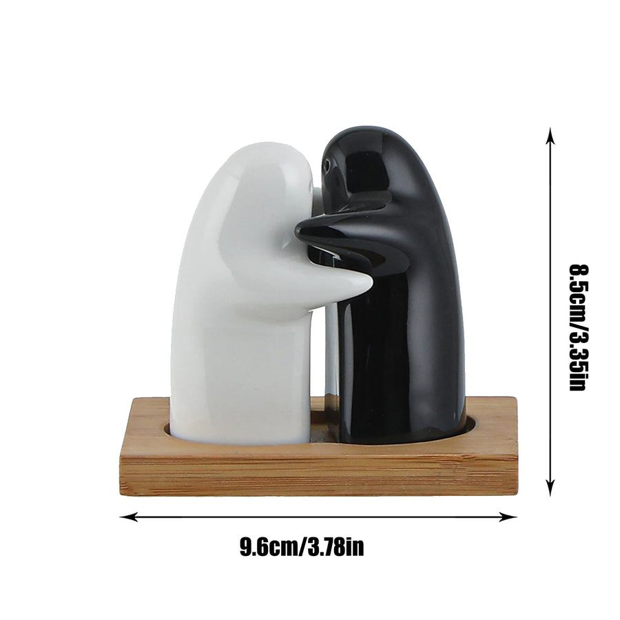 2PCS Love Hug Seasoning Shakers Sets