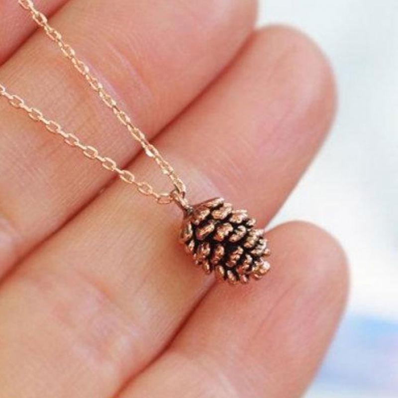 Elegant Pinecone Vintage Necklace - Image 3