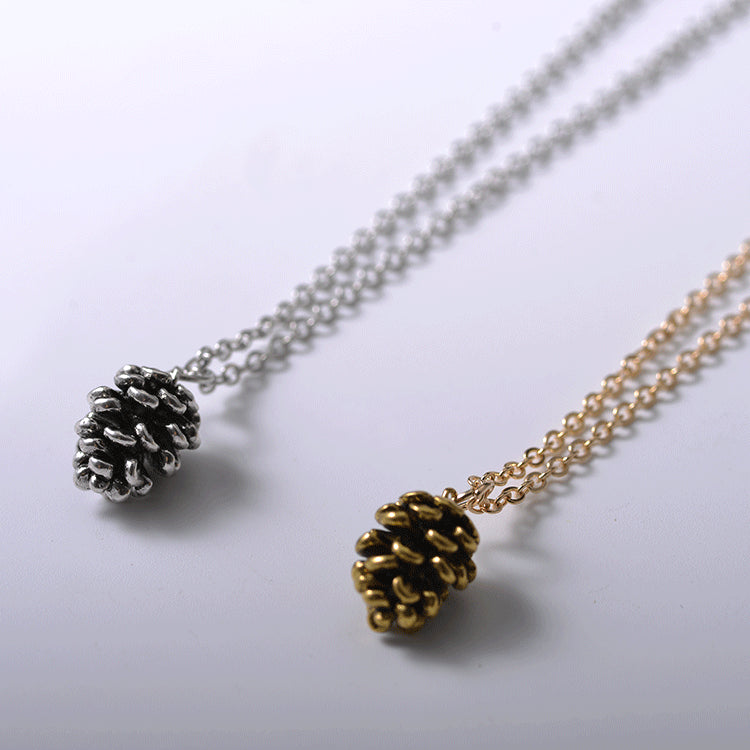 Elegant Pinecone Vintage Necklace - Image 2