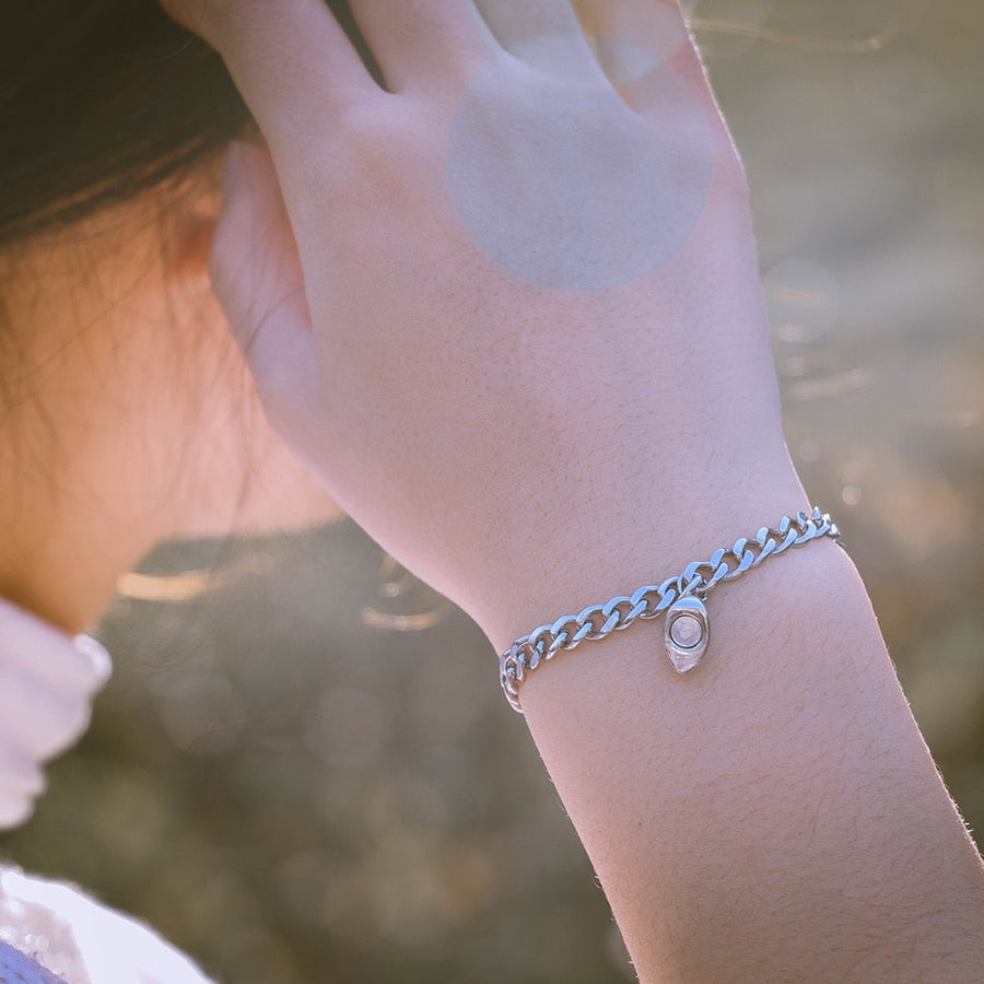 Heart-Shaped Magnet Couples Bracelet - Image 1