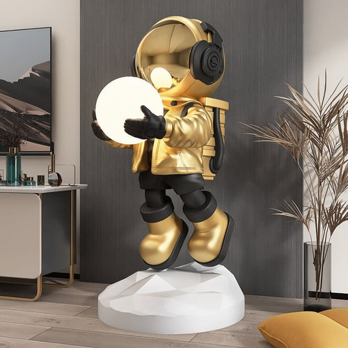 Creative Astronaut Statue Home Decor Lamp - Image 0
