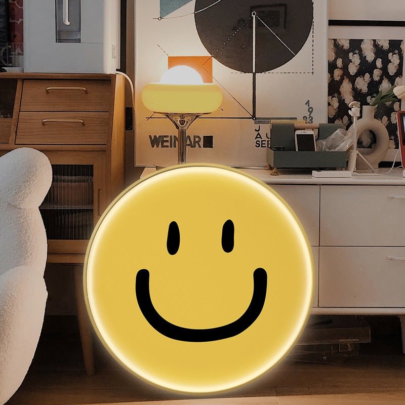 Elegant Big Smile Emoji Light - Image 1