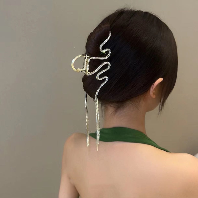 Timeless Retro Hair Claw Grip - Image 2