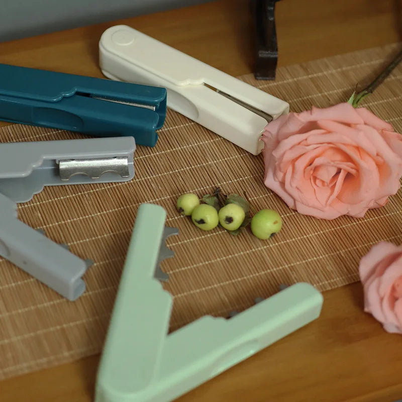 Ergonomic Flower Stem Thorn Cutter - Image 1