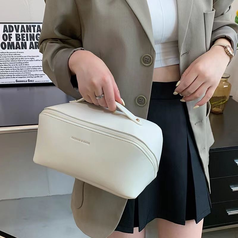 Elegant Large Capacity Travel Cosmetic Bag - Image 2