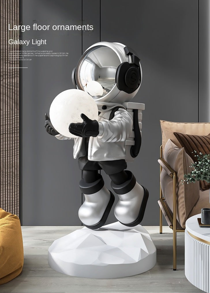 Creative Astronaut Statue Home Decor Lamp - Image 7