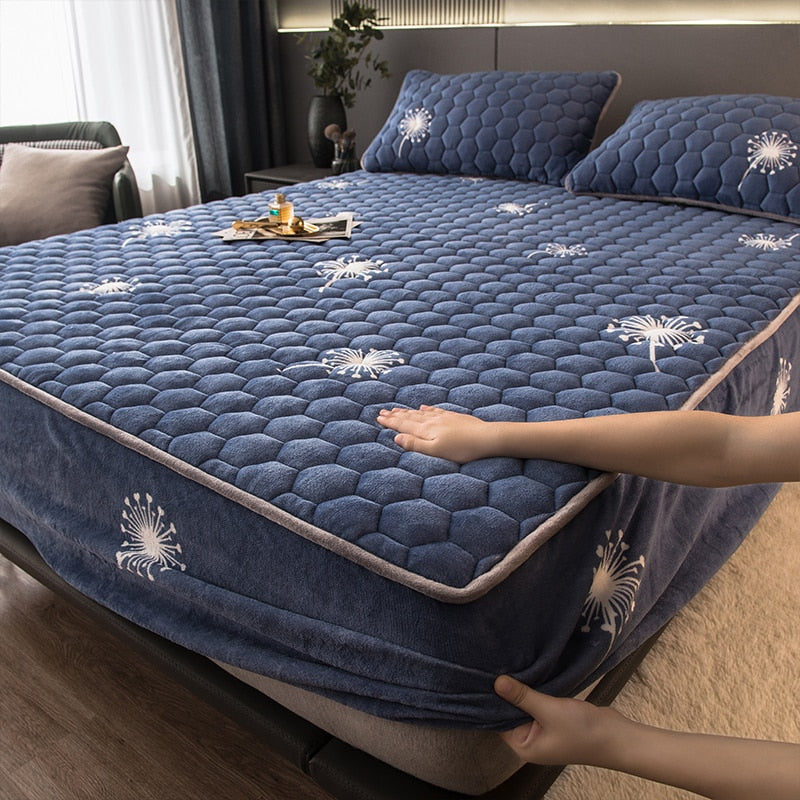 Elegant Velvet Thick Mattress Cover - Image 22