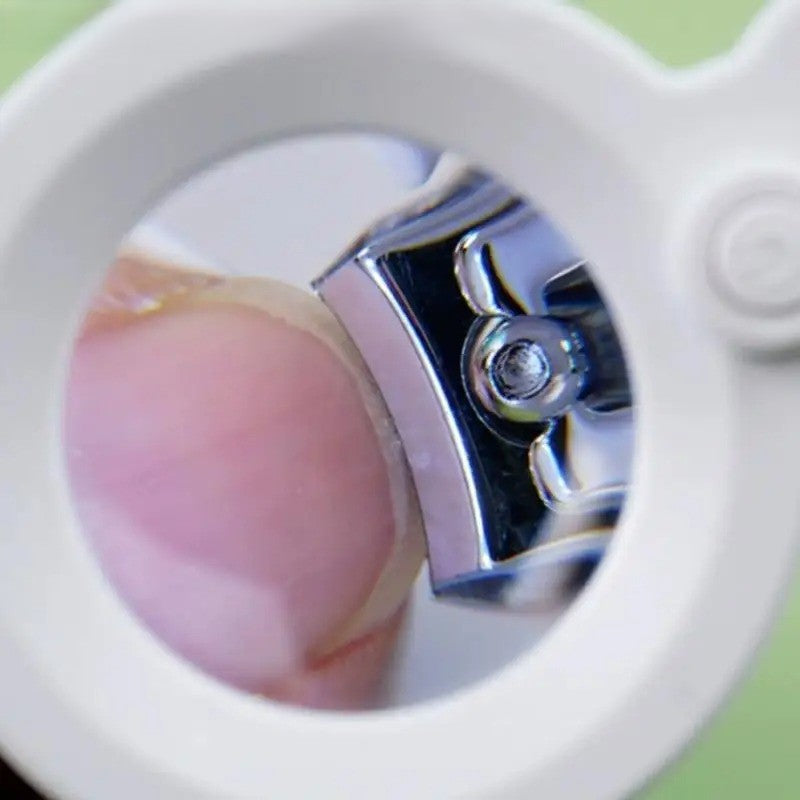 Ultra Zoom LED Professional Easy Nail Clippers - Image 1