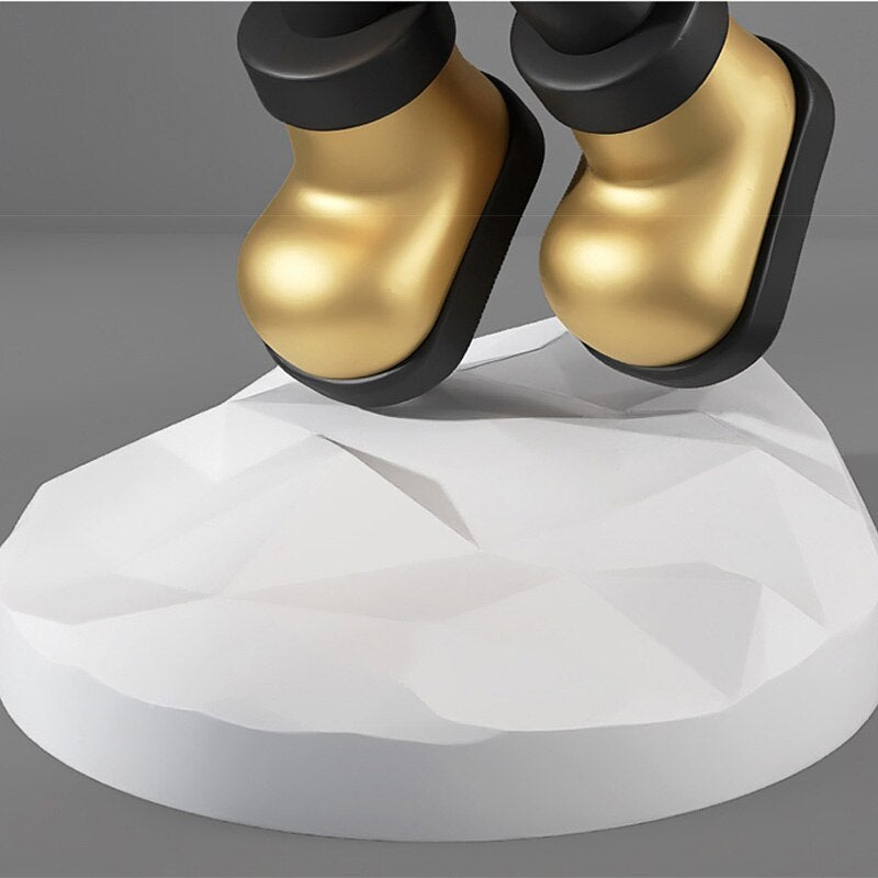 Creative Astronaut Statue Home Decor Lamp - Image 3