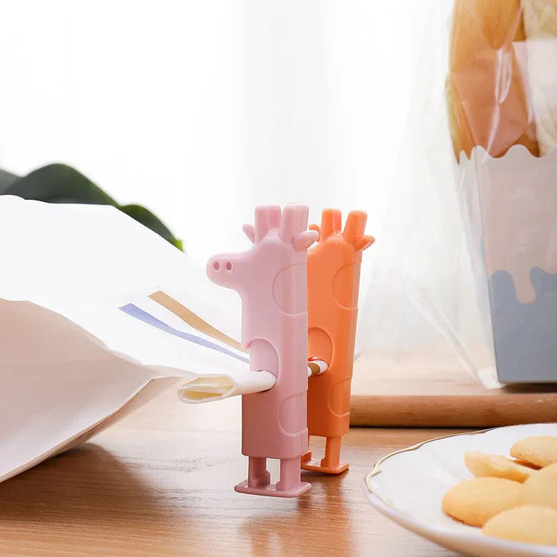 Cute Giraffe Plastic Bag Sealing Clip - Image 3
