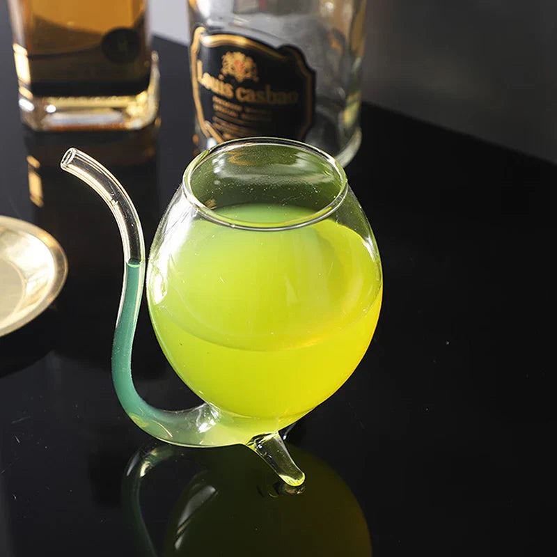 Elegant Curved Art-Inspired Cocktail Glass - Image 1