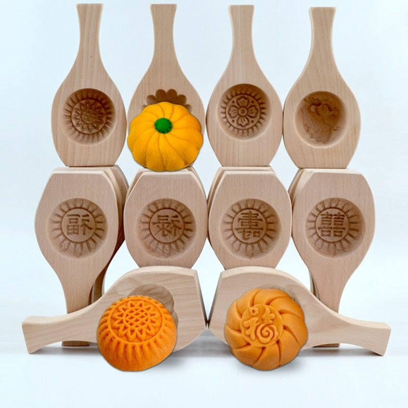 Wooden Moon Dumpling Maker Mold - Image 0