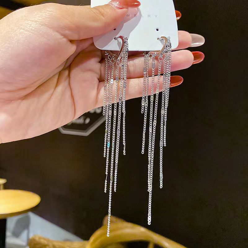 Elegant Flow Long Metal Tassel Earrings - Image 3