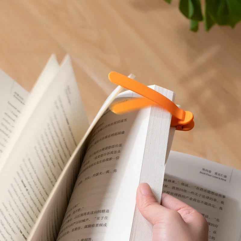 Always Read Automatic Page Turner Bookmark - Image 1