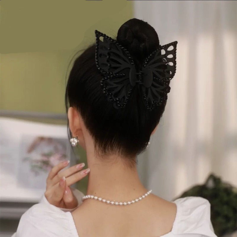 Black Wing Hair Claw - Image 0