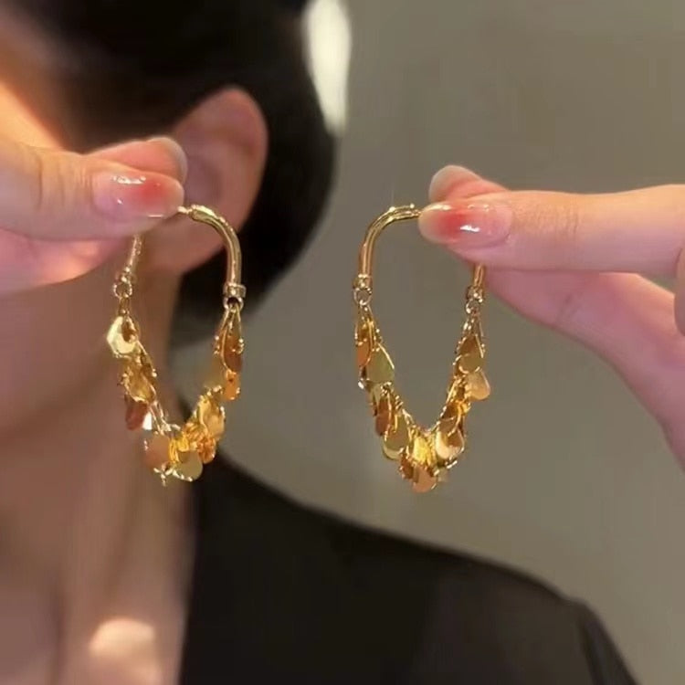 Elegant Flow Long Metal Tassel Earrings - Image 5