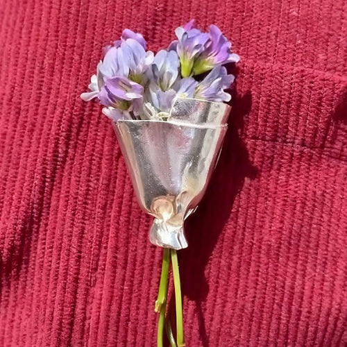 Elegant Flower Holder Brooch Pin - Image 0