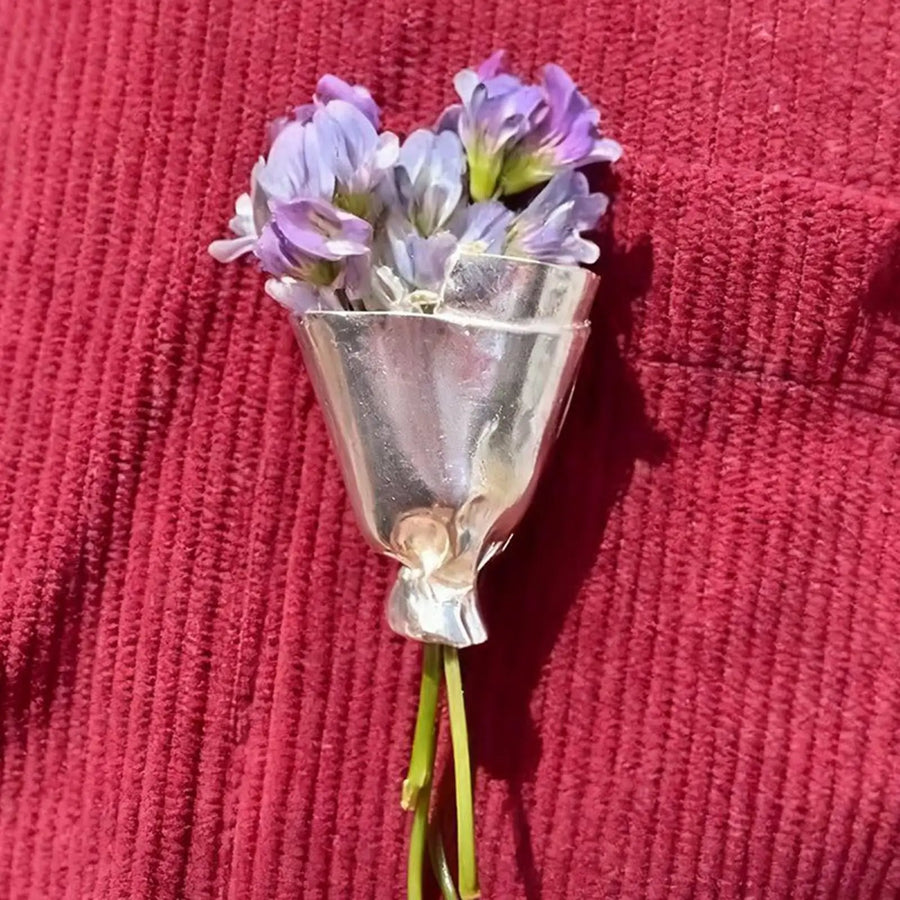 Elegant Flower Holder Brooch Pin - Image 0