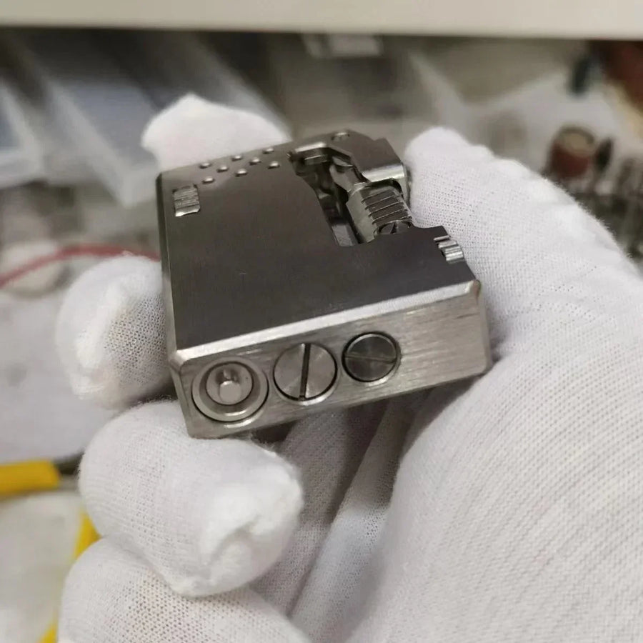 Classic Mechanical Press Ignition Kerosene Lighter - Image 8