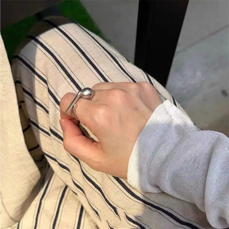 Minimalist Abstract Metal Knock Knock Ring - Image 4