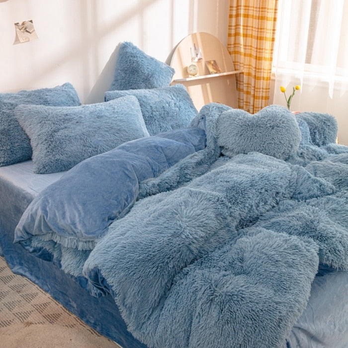 Luxury Cozy Clouds Bedding Set - Image 1