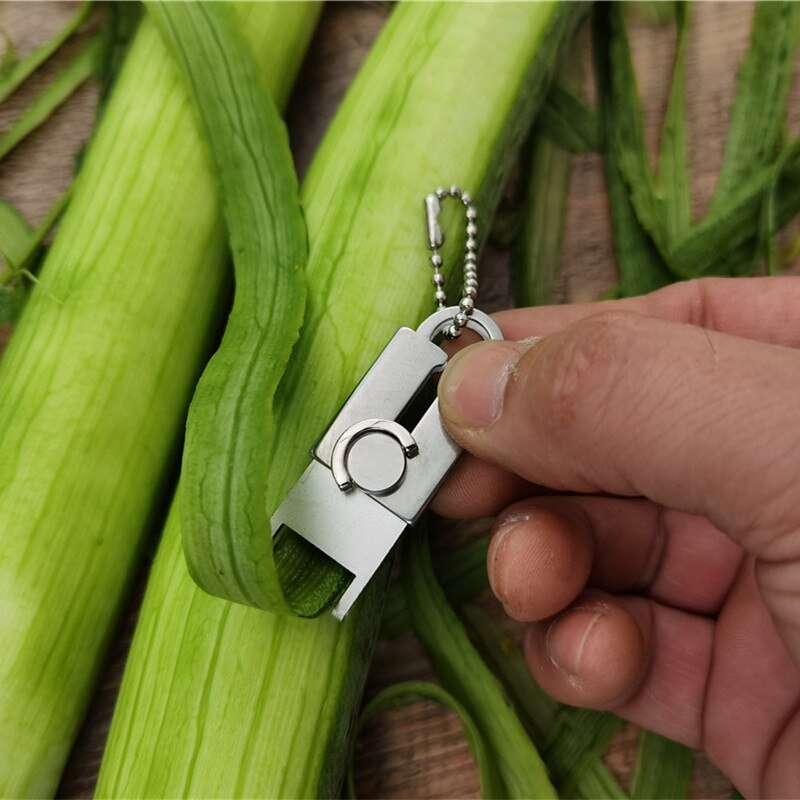 Stainless Steel Mini Vegetable Peeler Keychain - Image 4