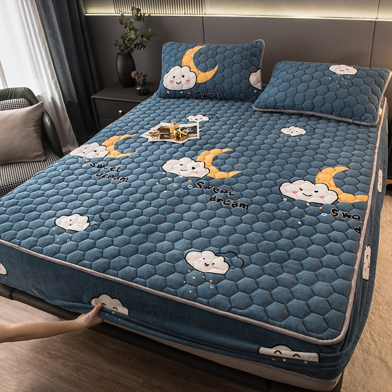 Elegant Velvet Thick Mattress Cover - Image 6