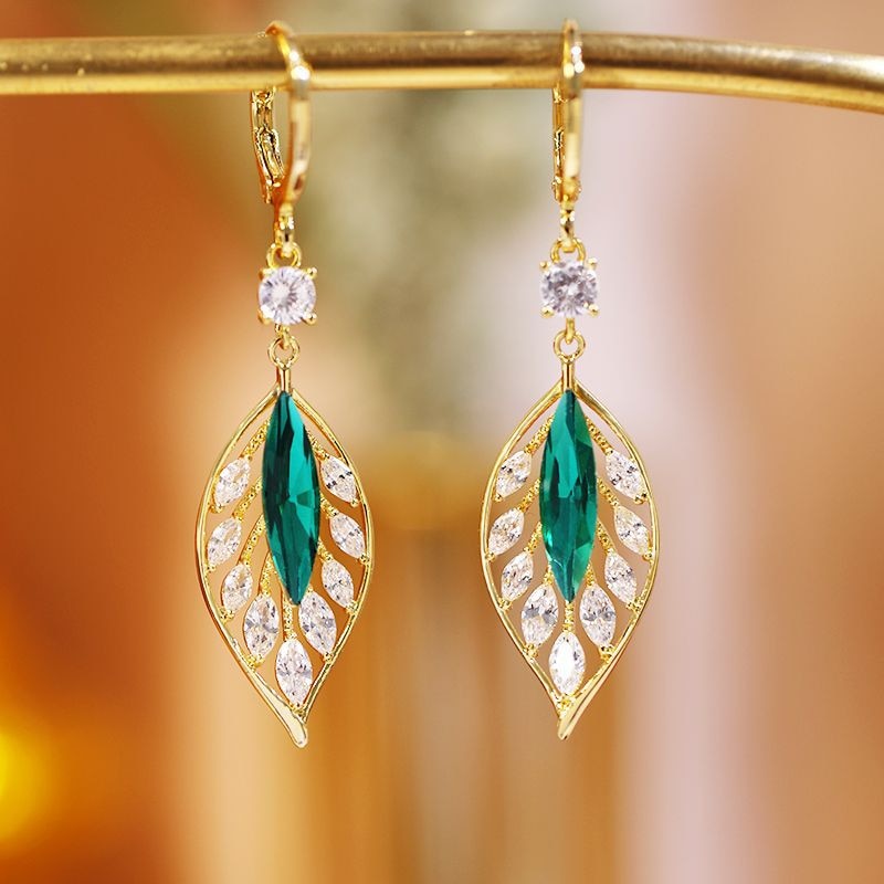 Leaf Shiny Zircon Earring - Image 5
