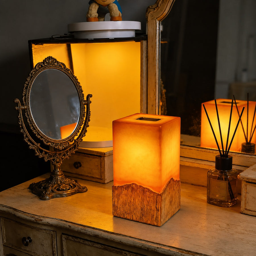 Wiederaufladbare LED-Nachtlampe aus Massivholz