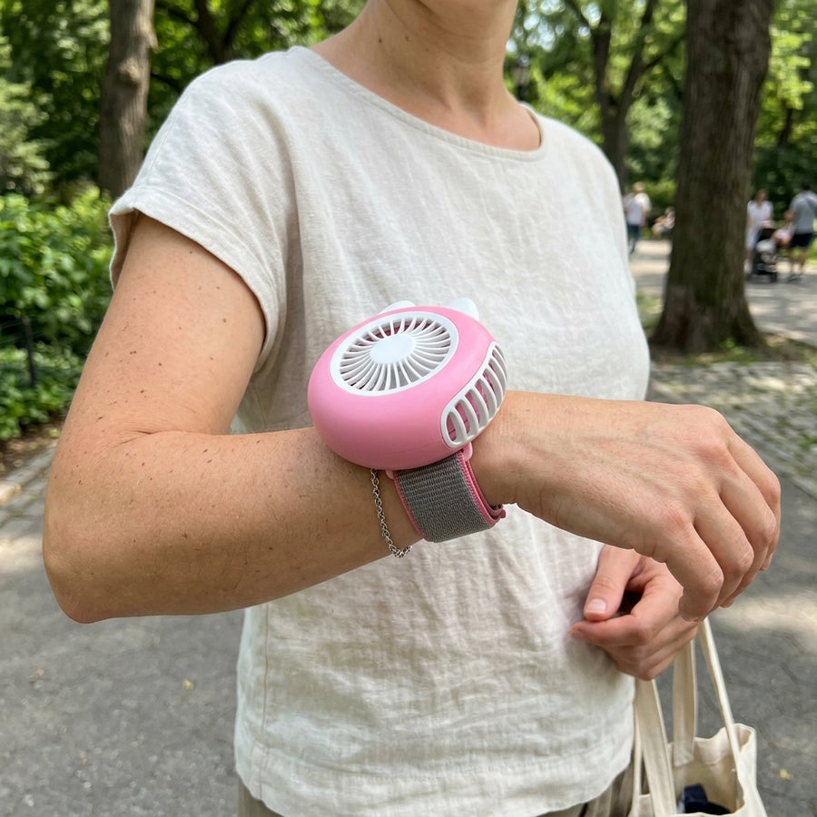 Tragbarer USB-Ventilator mit Turbo-Funktion am Handgelenk