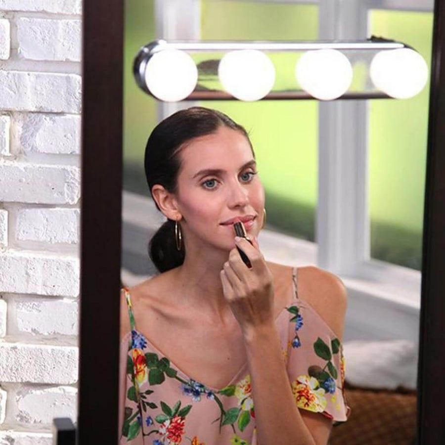 Home Make-Up Bathroom Suction Cup Lamp Light - Image 1