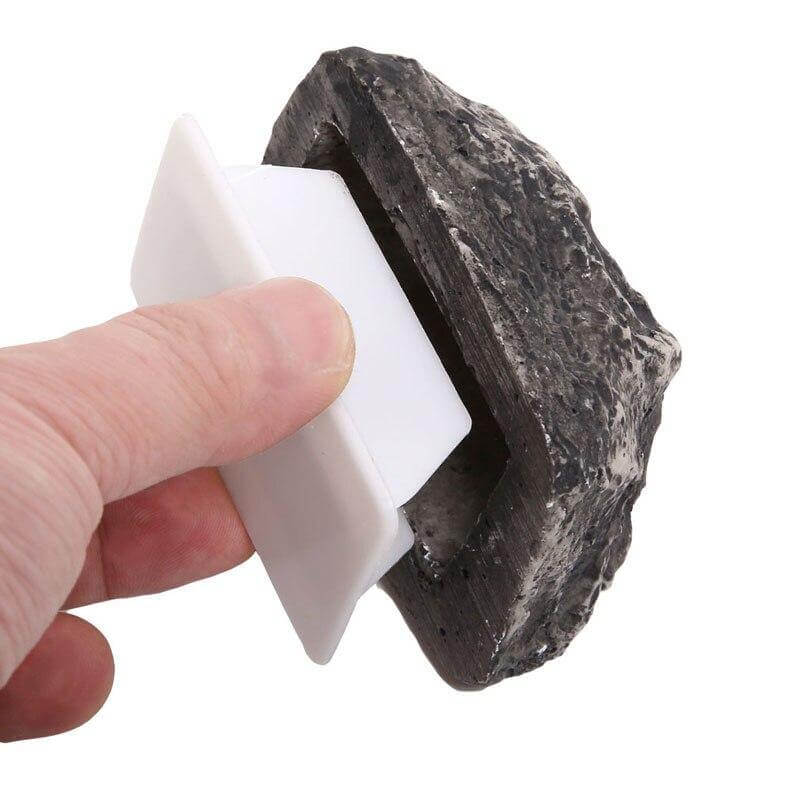 Fake Stone Spare Key Hidden Garden Box - Image 6