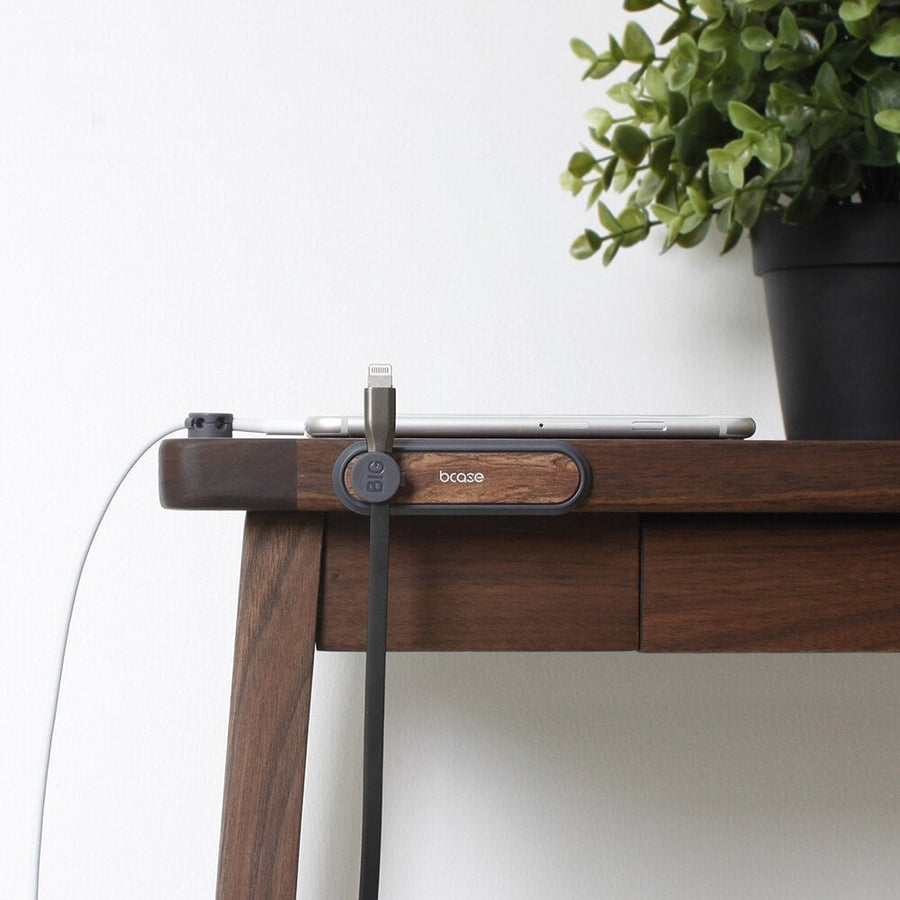 Magnetic Easy Cable Organizer Holder - Image 0