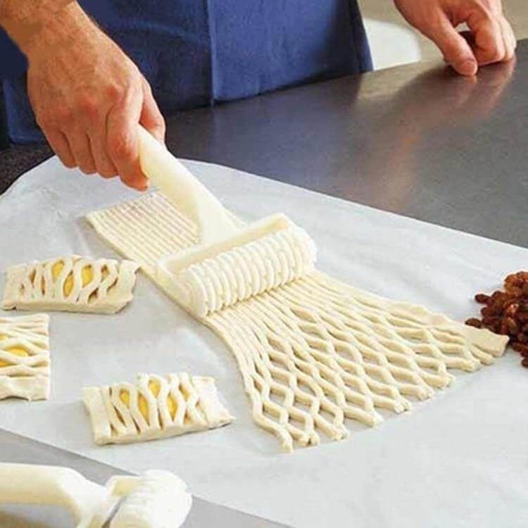 Wheel Shaped Pattern Dough Cookie Roller - Image 0