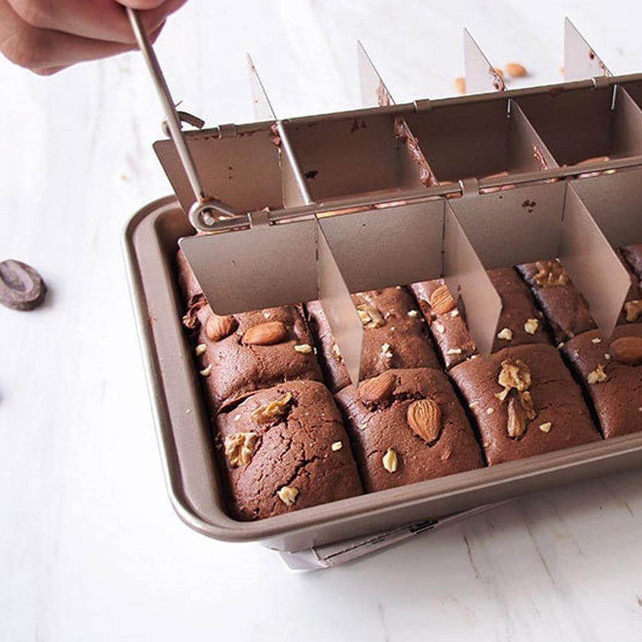 18 Cavity Non-Stick Professional Cake Mold - Image 1