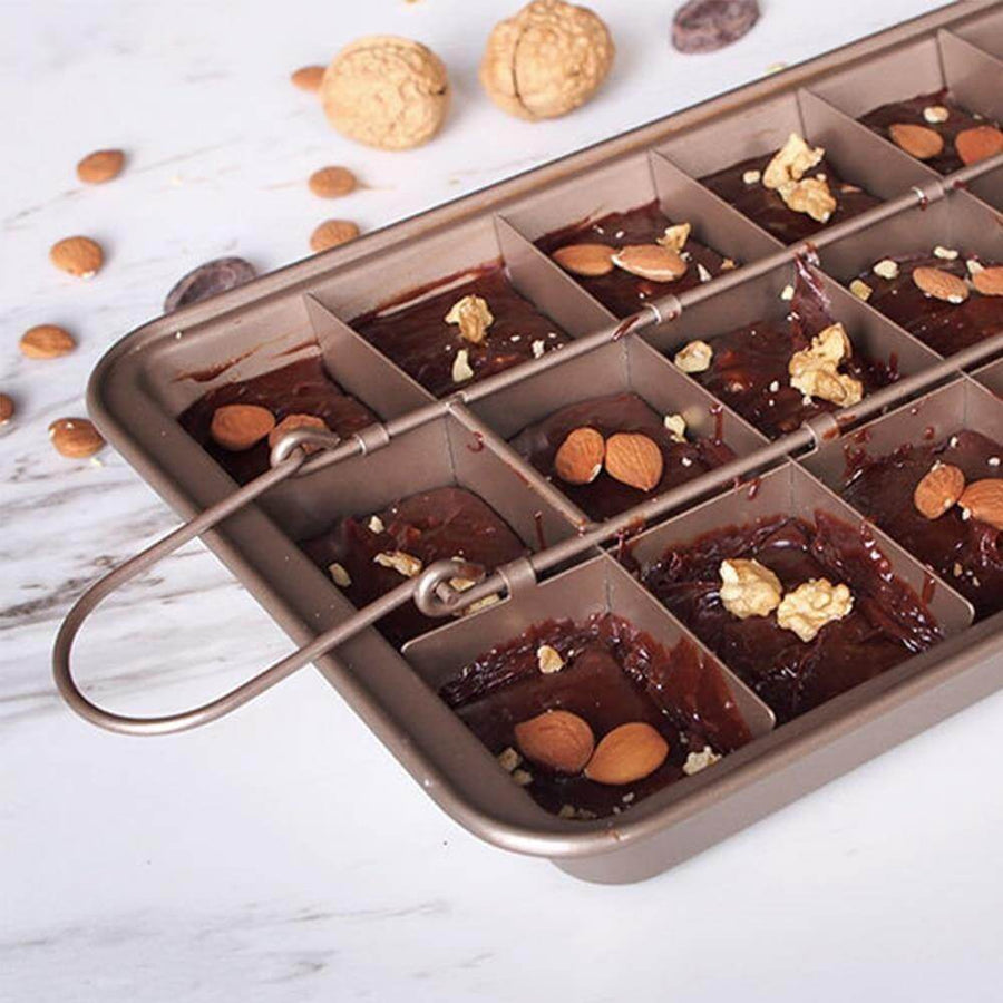 18 Cavity Non-Stick Professional Cake Mold - Image 5