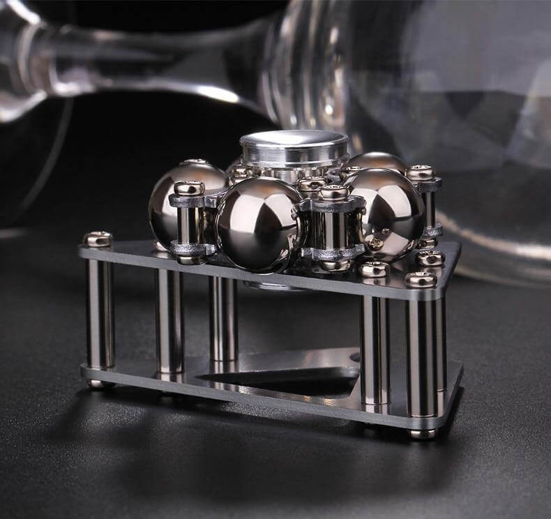 Anti-stress Metal Triangle New Fidget Spinner - Image 1