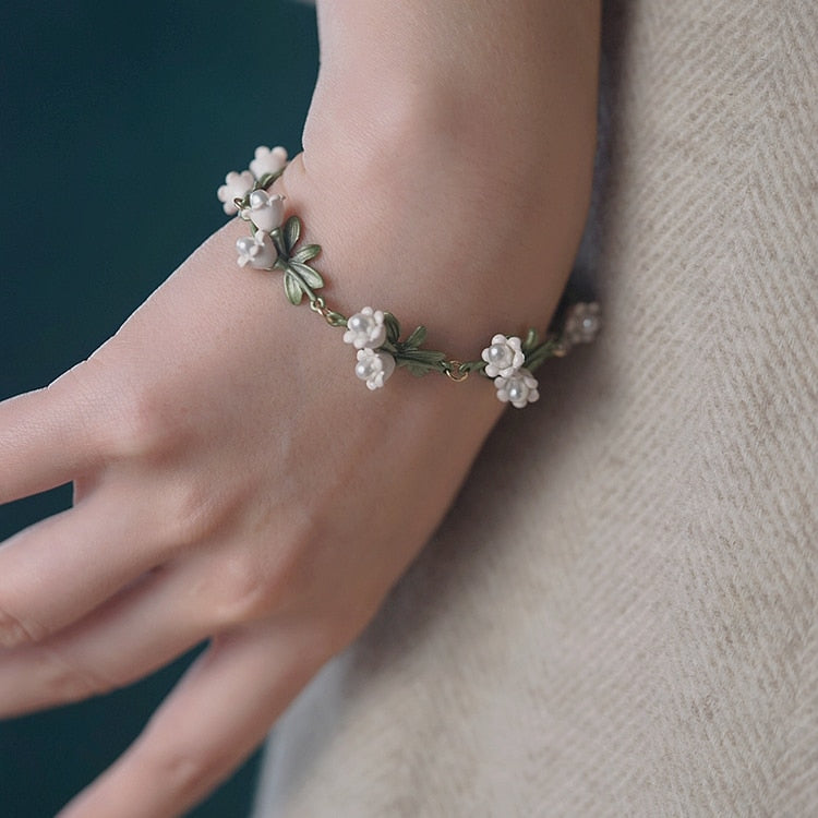 Retro Orchid Flower Bracelet - Image 0