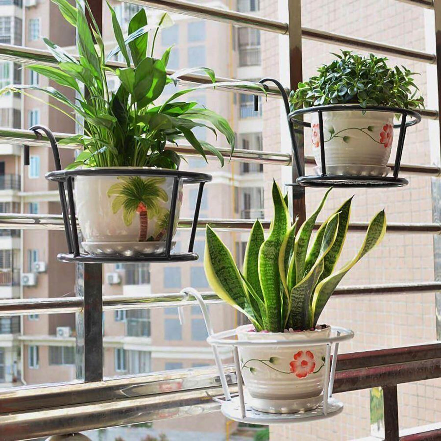 Iron Outdoor Hanging Baskets Flower Pot Holder - Image 1