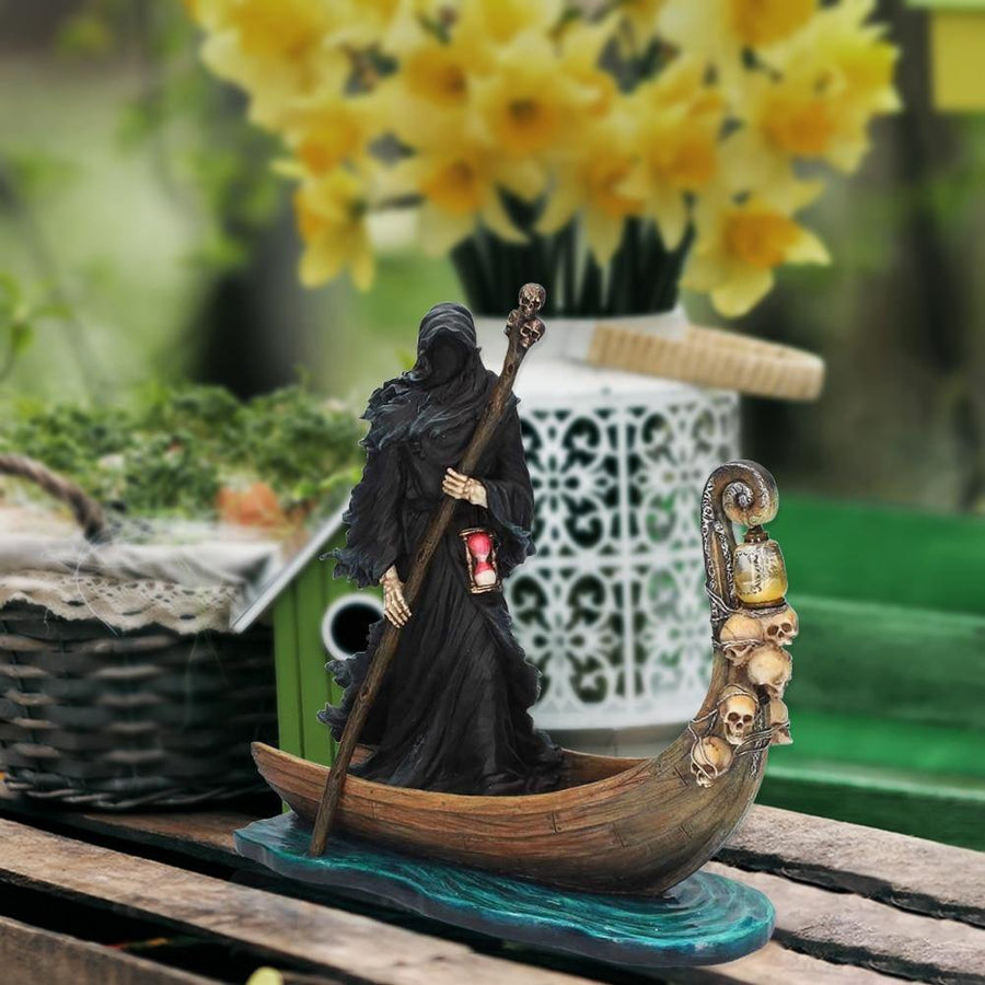 Scary Man Boat Resin Figurine Home Decor - Image 3