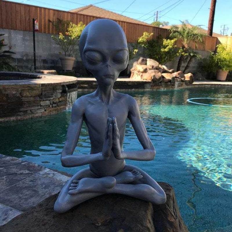 Meditating Alien Resin Garden Home Decor - Image 2