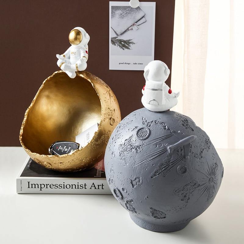 Astronaut Figurine Storage Box - Image 0