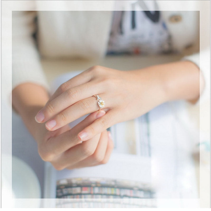Unique Daisy Flower Ring - Image 5