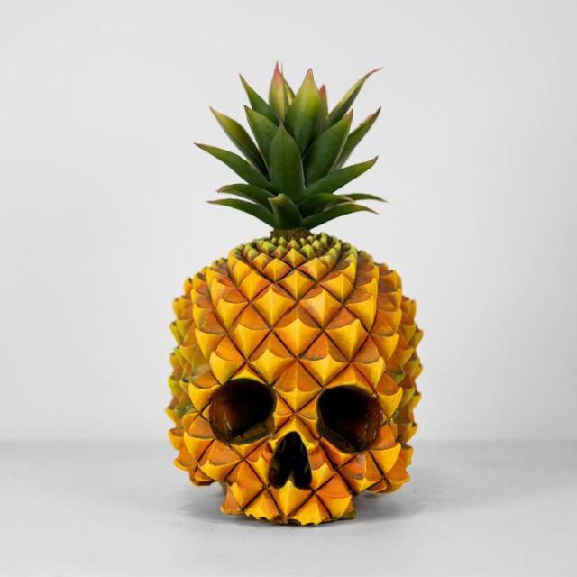 Creative Resin Gothic Pineapple Skull Statue - Image 1