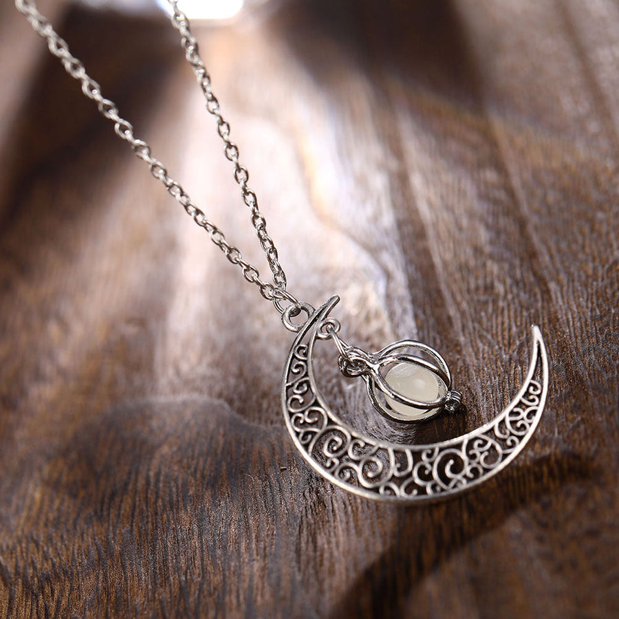 Luminous Moon Pendant Charming Necklace - Image 2